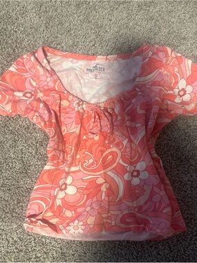 Hollister Coral Pink Floral Tie-Neck Short Sleeve Top